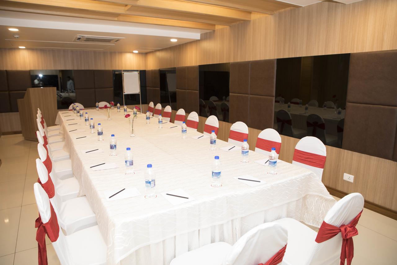 Hotel Citycentral Vijayawada Exterior photo